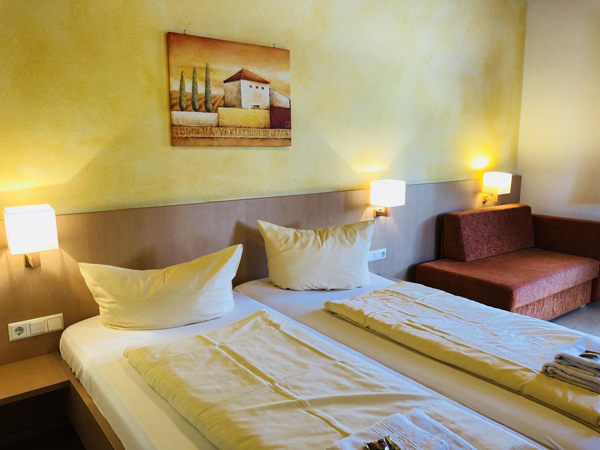 Hotel - Restaurant Hirschen - Werneths Landgasthof Beim Europa- Park Rust Rheinhausen Extérieur photo